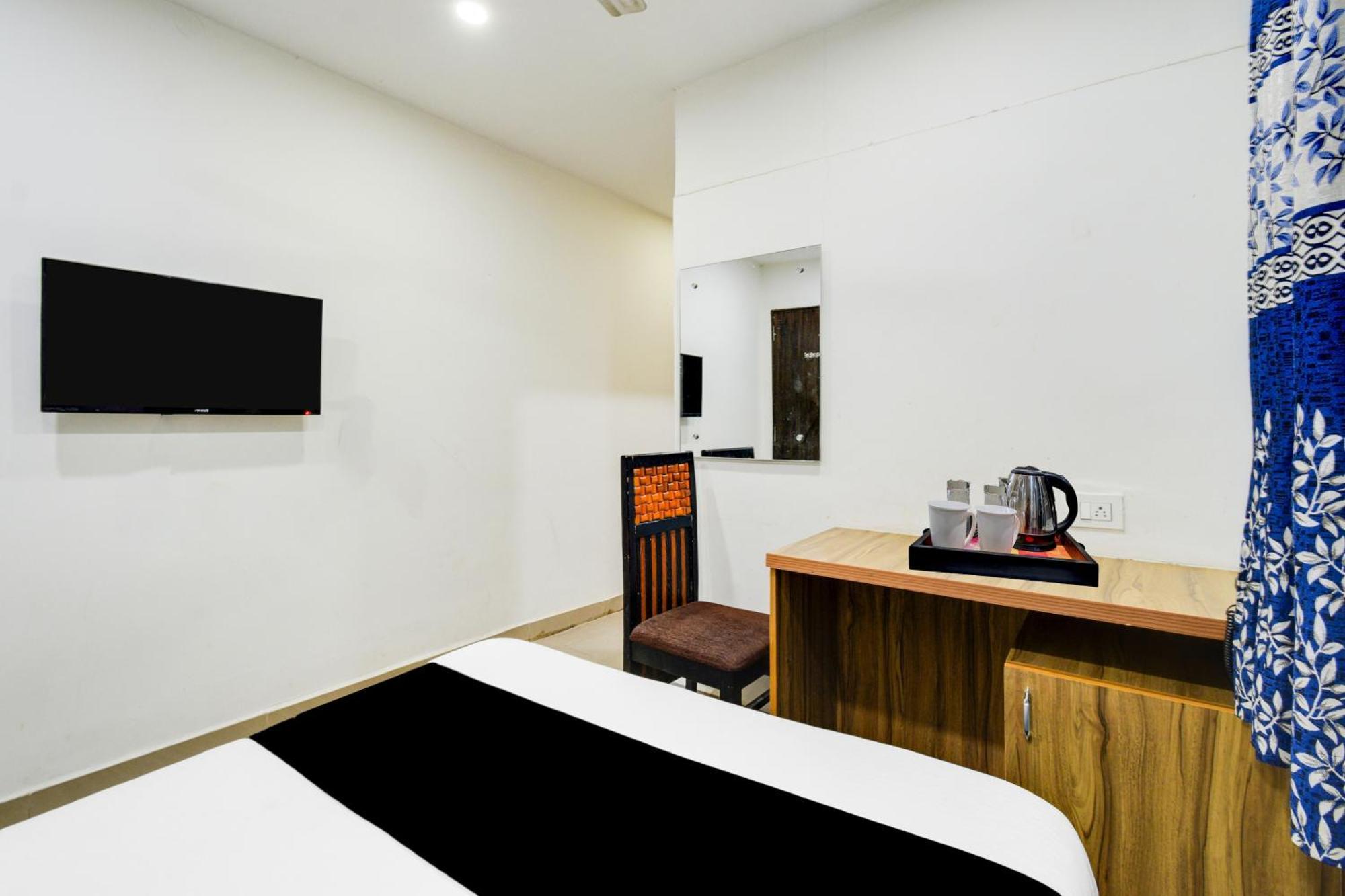 Super Townhouse Madhapur 100 Feet Road Formerly Jkc Grand 海得拉巴 外观 照片